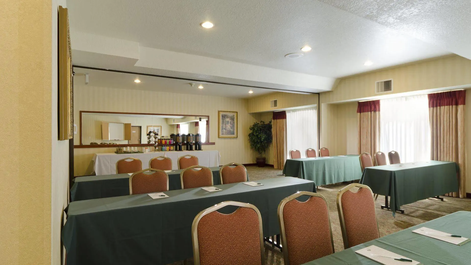 Country Inn & Suites By Radisson, Portland International Airport, Or