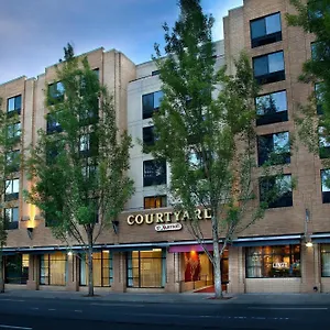 Courtyard Downtown / Convention Center Portland